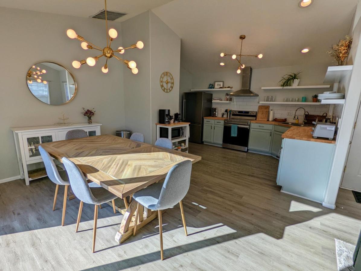 Contemporary 2-bedroom Close To Downtown, Dining Eugene